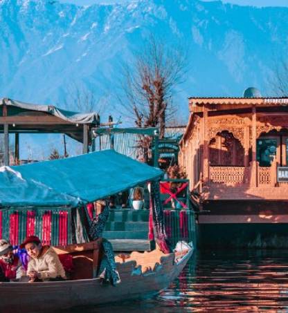 Kashmir Tour Guide