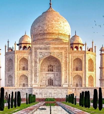 Taj Mahal Agra (Timings, History, Entry Fee, Images, Built by & Information)
