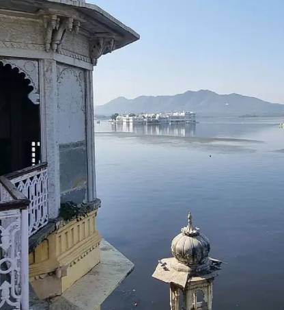 How to Book the Udaipur Tour Guide?