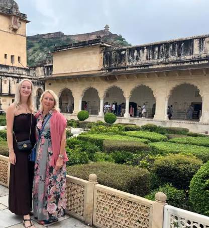 Female Tour Guide in Jaipur