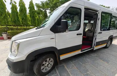 Jaipur to Chandigarh by Force Urbania