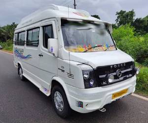Luxury Tempo Traveller in Agra