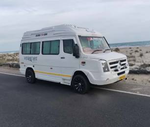 Golden Triangle Tour by Tempo Traveller