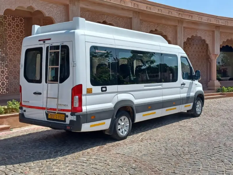 Jaipur to Shrinathji by Force Urbania