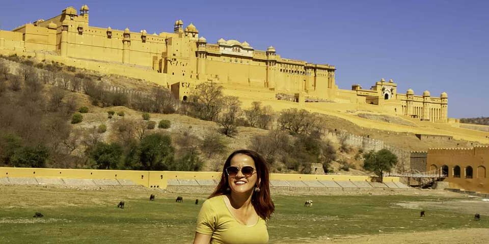 Female Tourist Guide in Jaipur