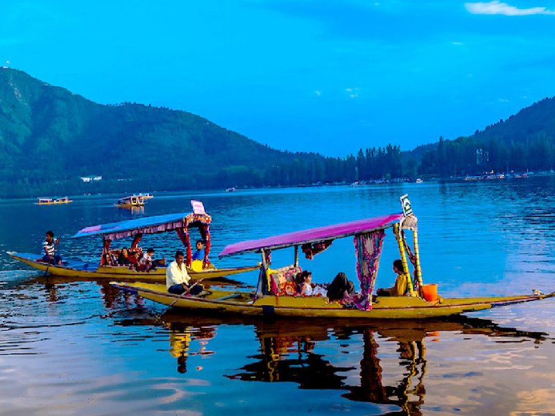 kashmir-group-tour-package-6-nights-7-days