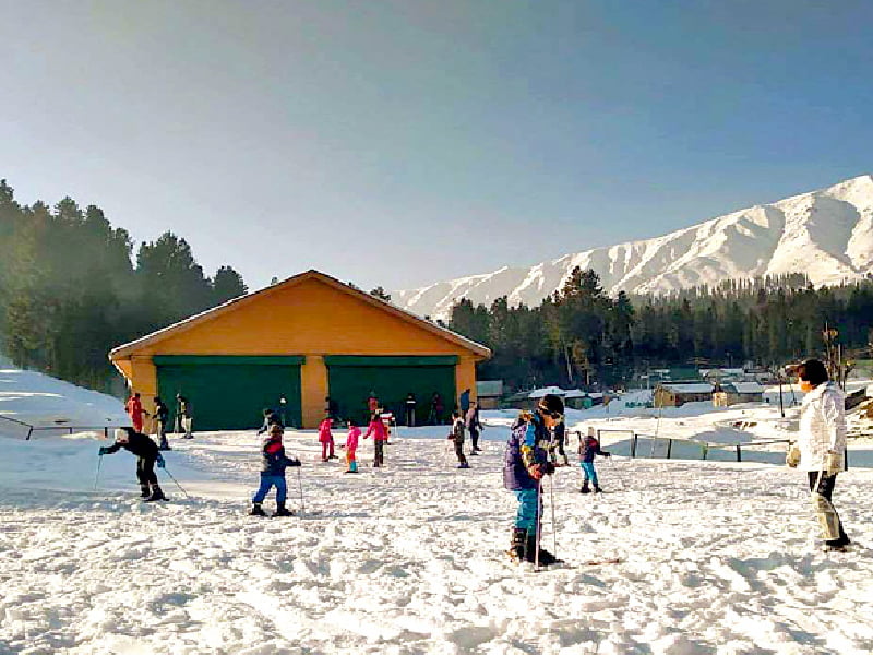 kashmir-tour-package-for-family-8-day