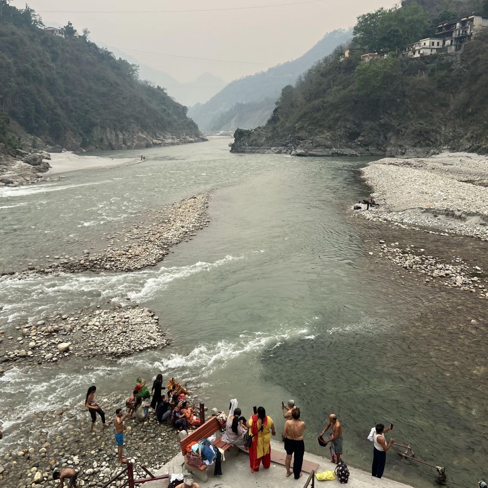 https___www.thepinkcityholidays.com_char-dham-yatra-by-bus_